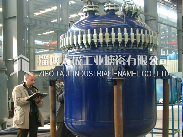 搪玻璃反應釜搪瓷層裂紋或脫瓷現(xiàn)象怎么產(chǎn)生的？
