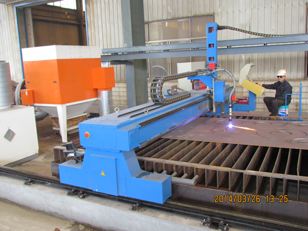 太極公司擴建下料車間新添進口數(shù)控等離子切割機